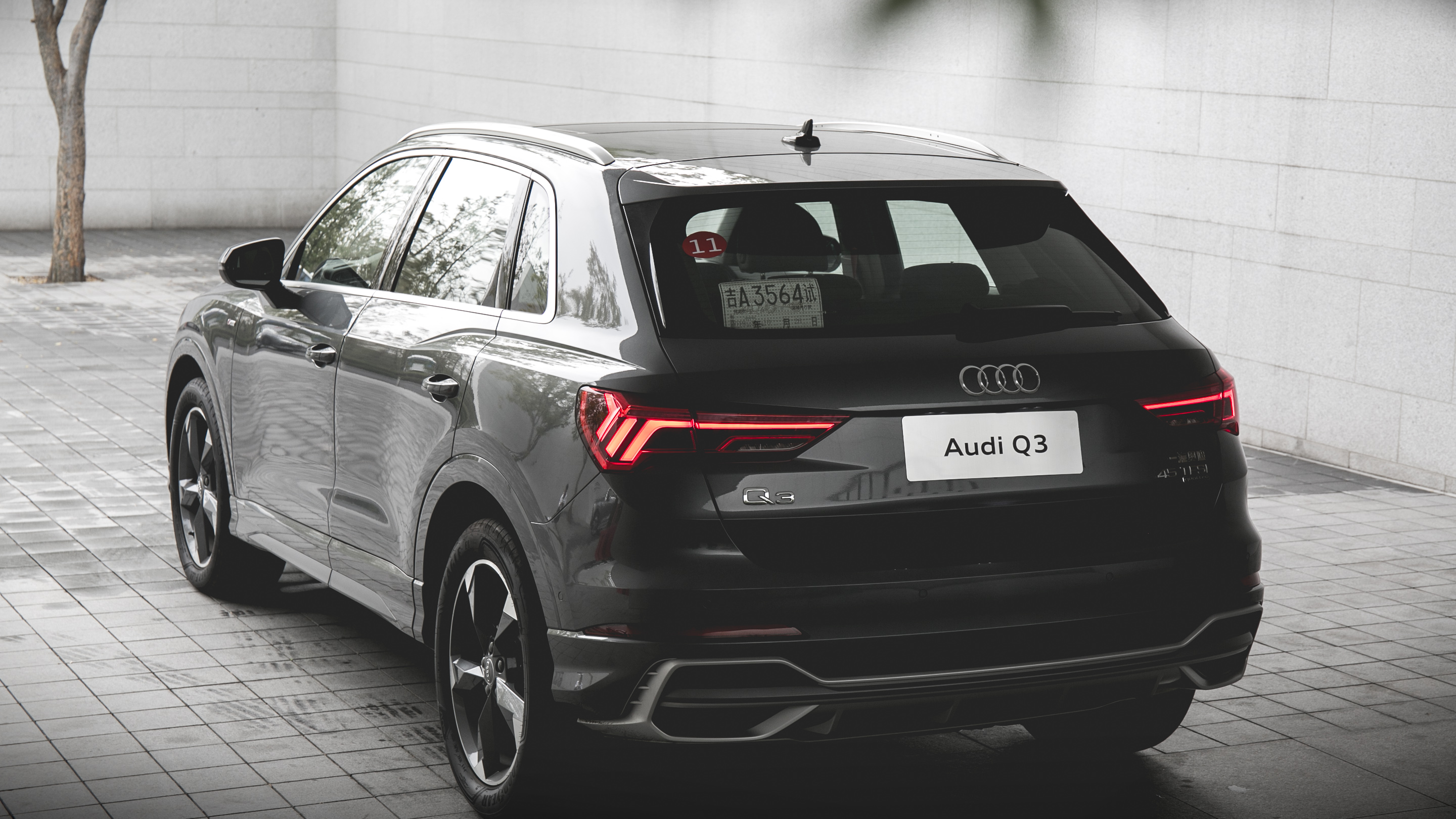 城市中的一抹魅影试驾奥迪q3轿跑,外表张扬内心温柔