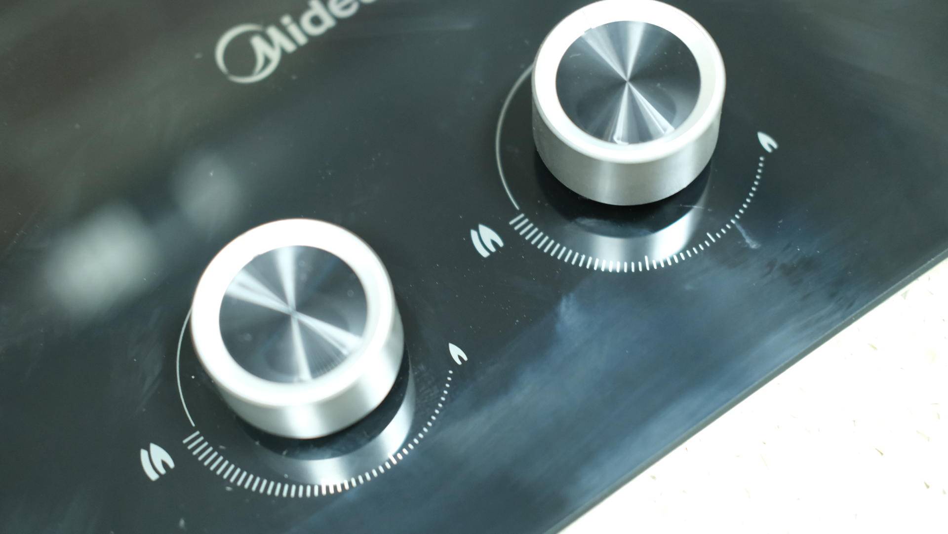 怎样知道燃气灶用了几年了,美的q67燃气灶是高端机吗