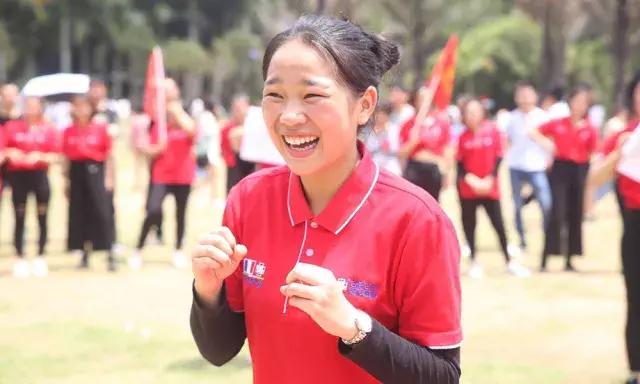 巨邦清明献花丨人间四月无心芳菲，上山看总设计师改革大步豪迈