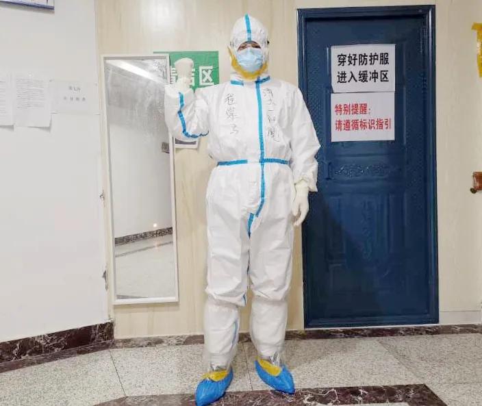 武汉战疫涌现出的正能量,武汉战疫中的坚守和奉献