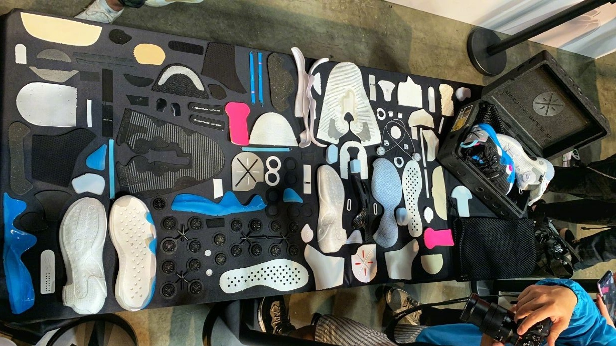 韦德之道九低帮是全掌碳板吗,韦德之道8是高配全掌䨻吗