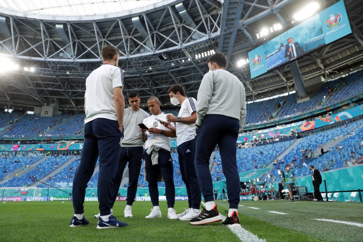 世界杯进入四强后黄牌会清零吗,欧洲杯裁判新规