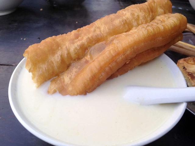 香酥大油条家庭做法不用膨松剂,无酵母粉小油条香酥蓬松的做法