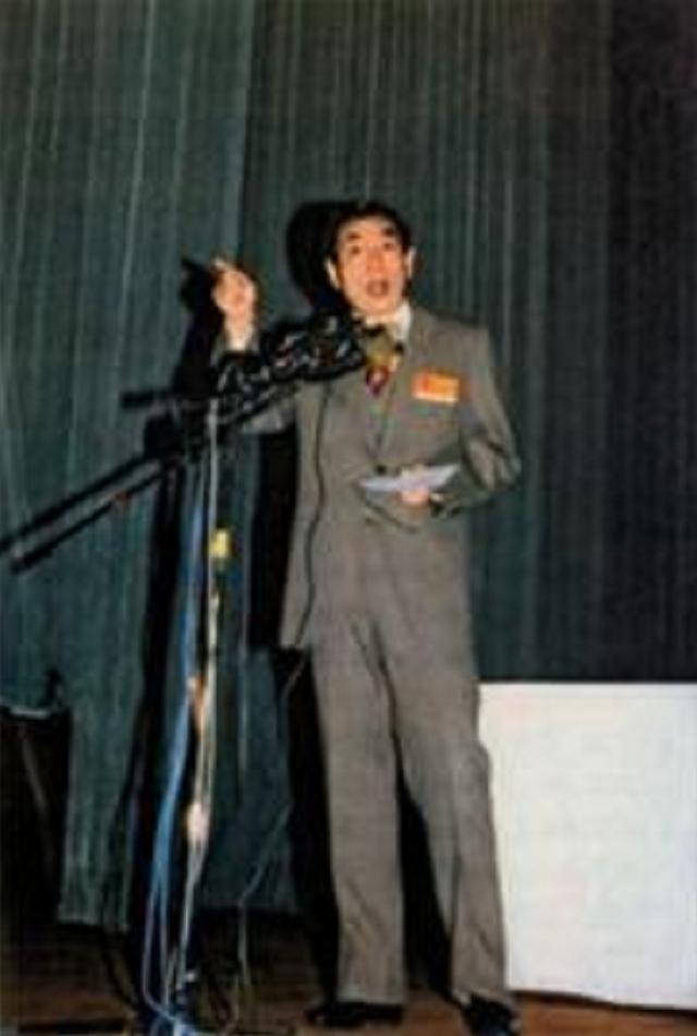 2000年*镕基朱**：我卸任后，人民能说一句，我是清官，我就很满意了