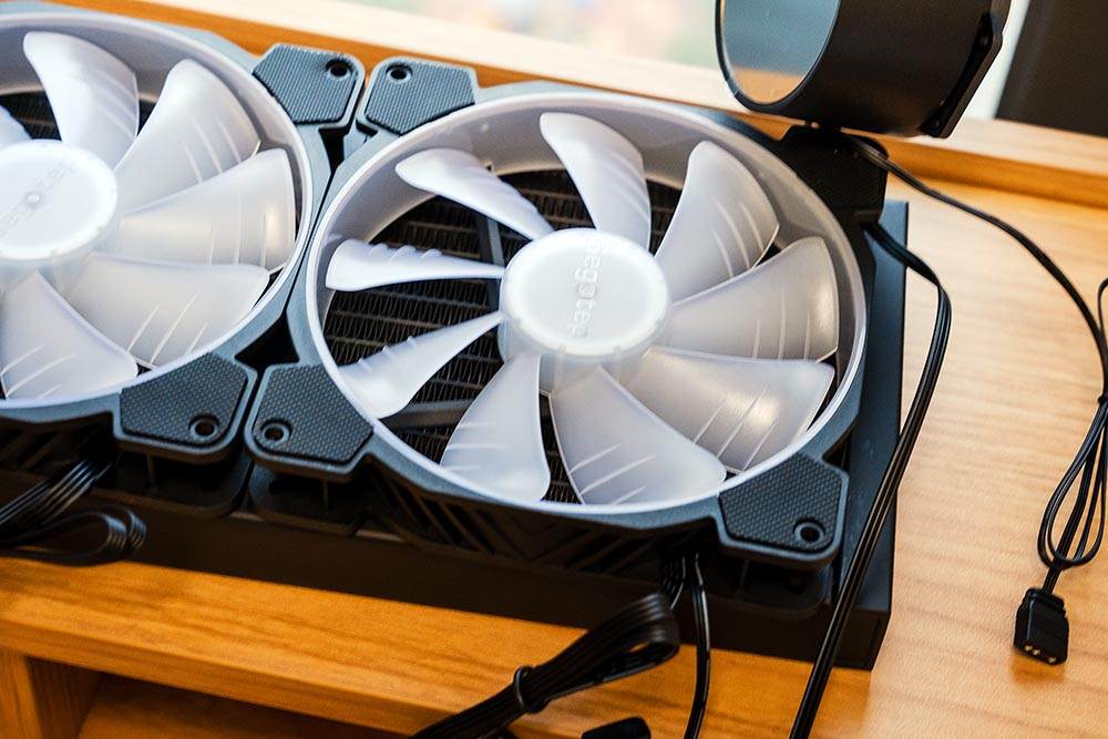 极品飞车21热度下完黑屏,玩极品飞车21电脑过热重启