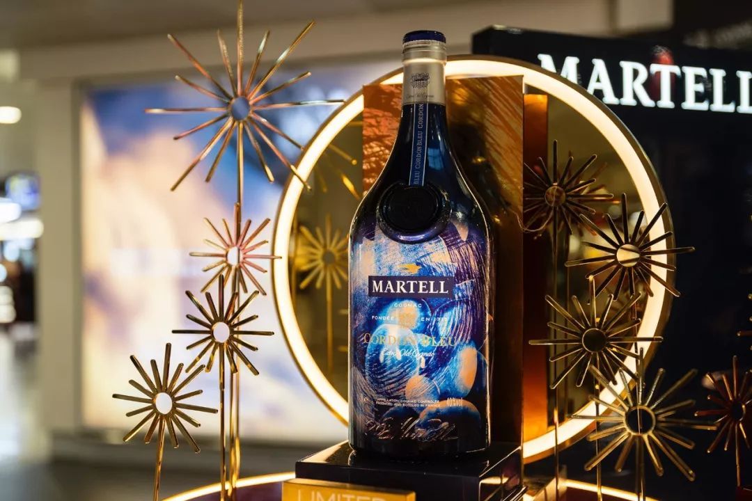 香港：购物的免税天堂，竟还藏着一处买酒的好去处