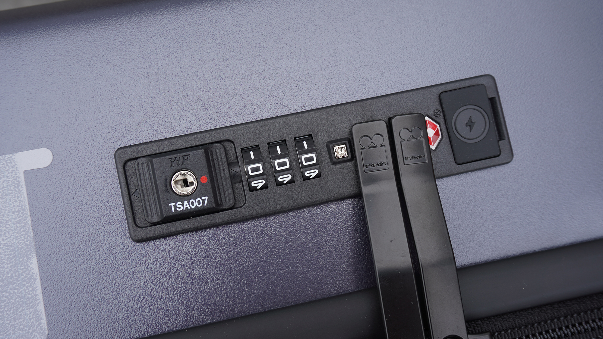 出差旅行行李箱怎么选，地平线8号拉杆箱颜值高又实用