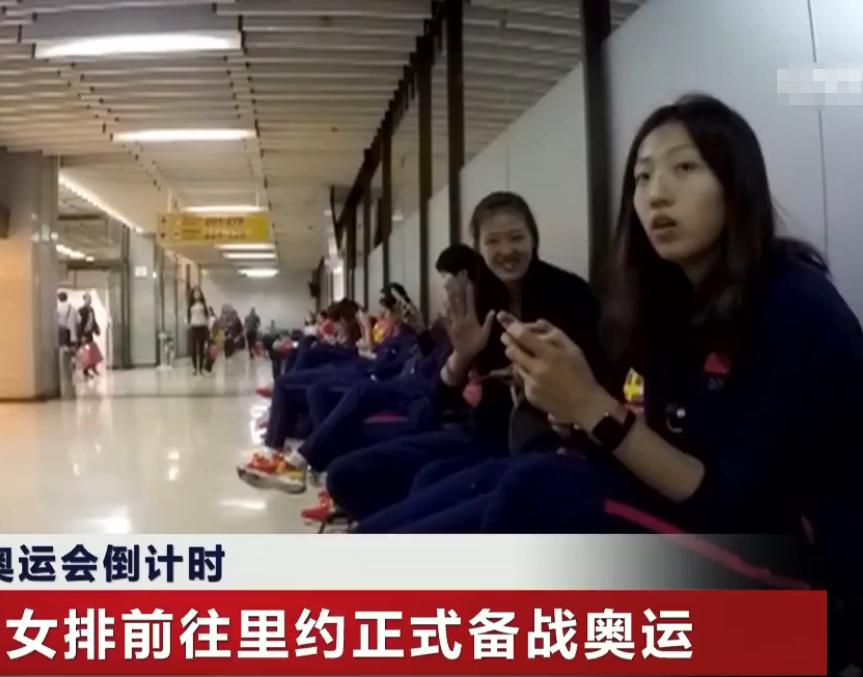 女排国手二三事：打游戏上央视，谁能想到朱婷有纹身还是睡神？