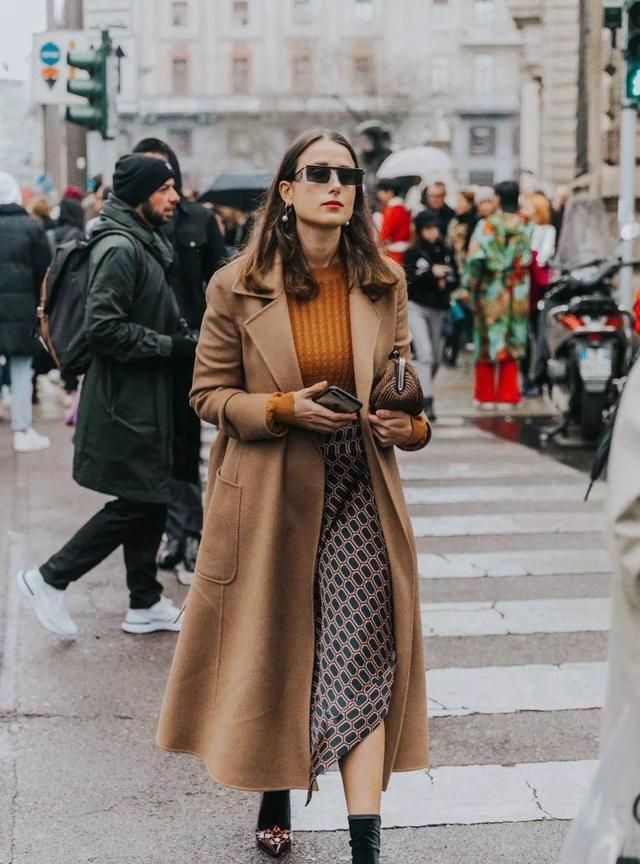 驼色大衣配色法则教你穿出高级感,暖驼色搭驼色大衣好看吗