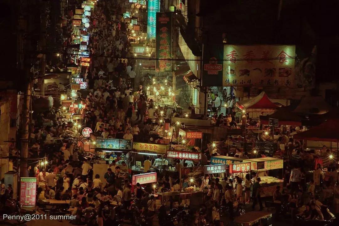 浙江宝藏城市,浙江绍兴夜市美食一条街