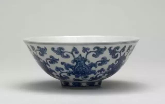 成化景泰青花瓷特点,成化青花瓷器中的真绝色