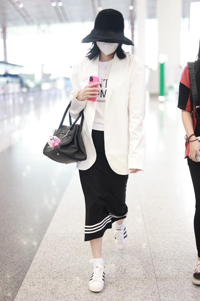 宋佳西装套装穿搭,女神攻气十足宋佳西装穿出高级感