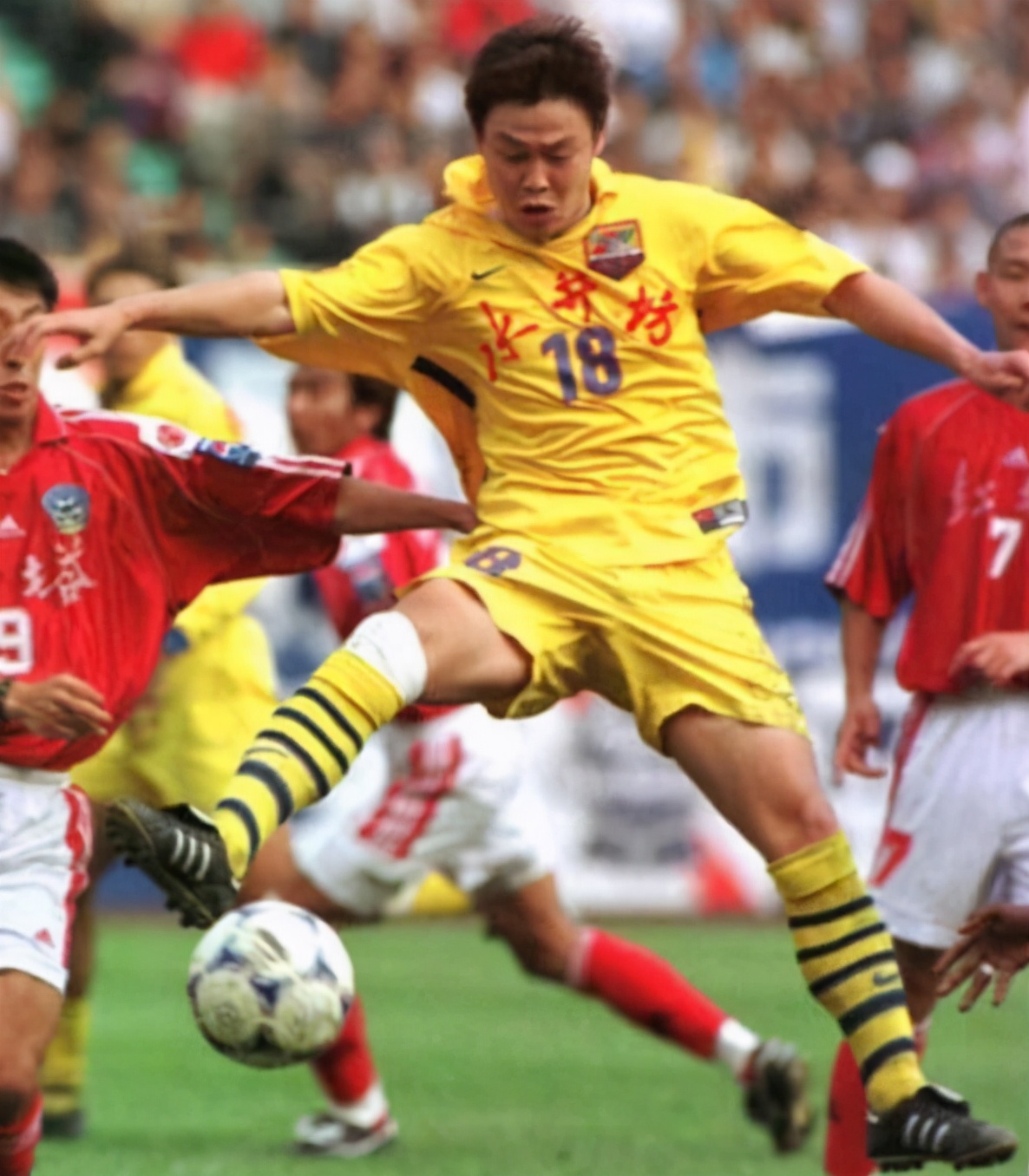 绰号闷墩儿的姚夏，低调内敛务实，他的“闷”是中国足球缺乏的