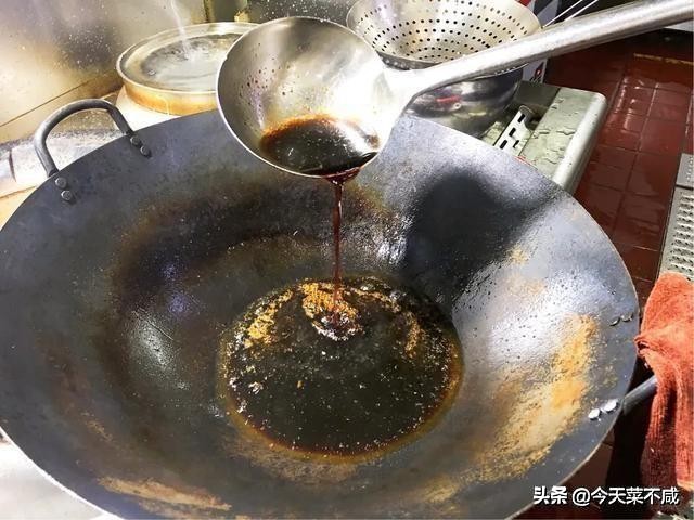 正宗家常酱肘子做法,家常酱肘子做法