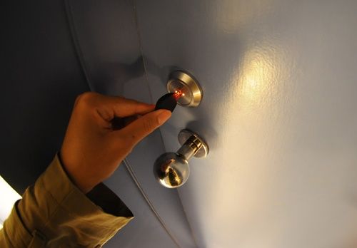 小窍门解决玻璃难题,小窍门解决裤脚边跑偏