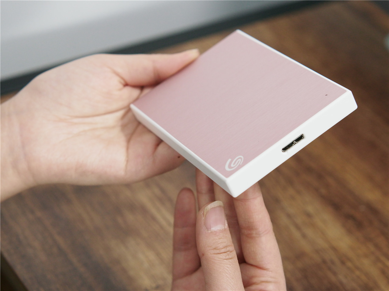 「超逸酷玩」女孩子喜欢什么样移动硬盘?希捷2新睿品系列告诉你