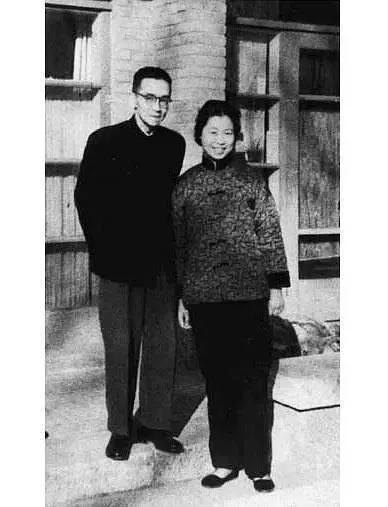 你是人间四月天林徽因简介,人间四月天林徽因梁思成爱情故事