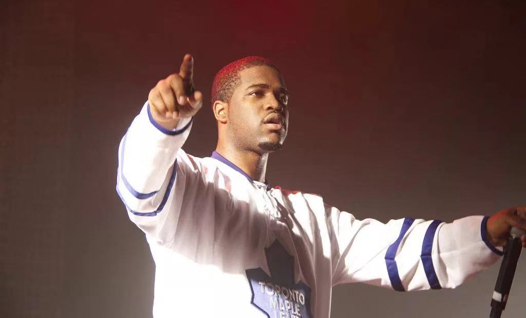 和明星见面可以聊些什么,第一次见到明星该怎么打招呼