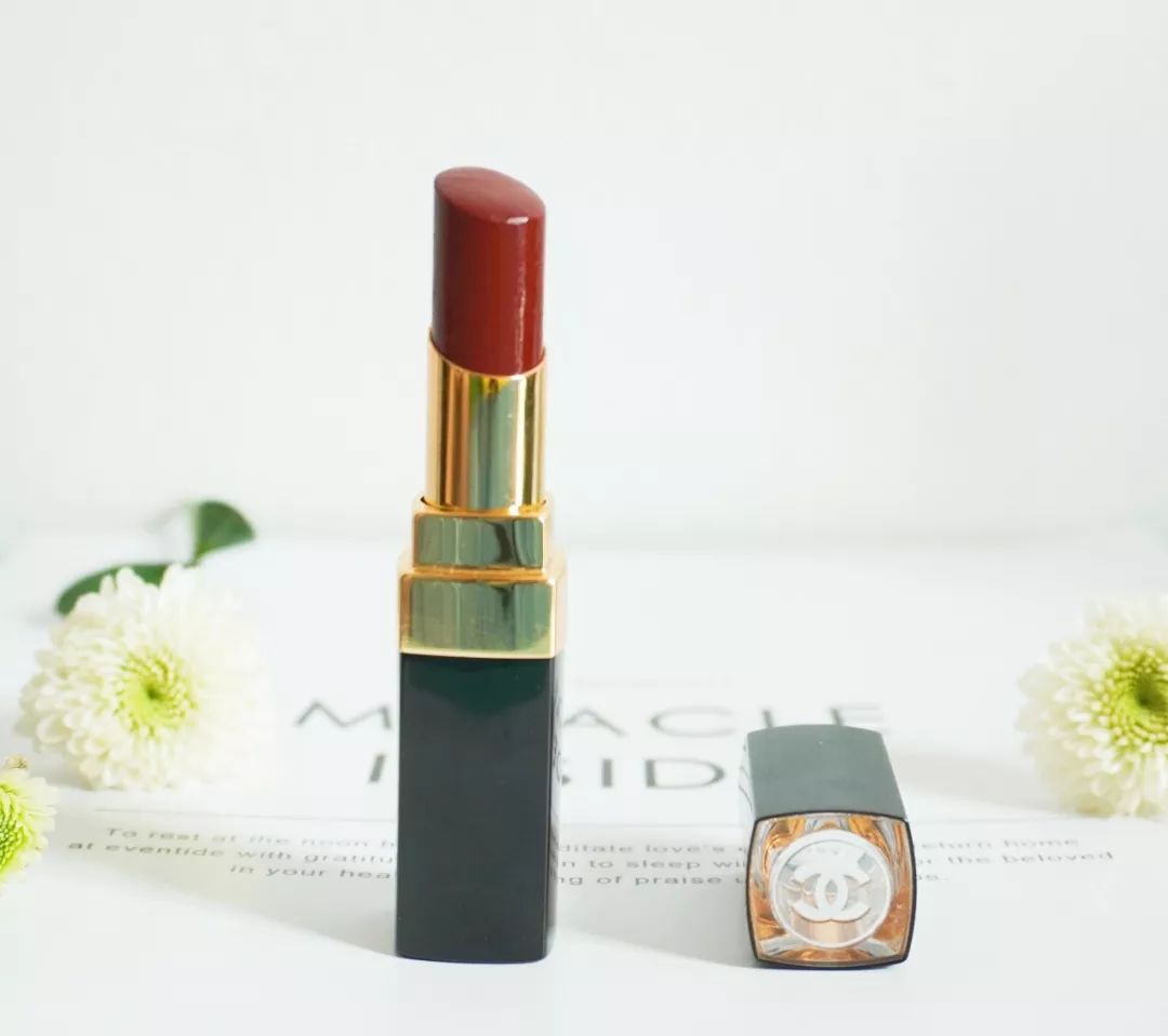 早就该买美容仪、水之密语、大宝天天见，本月爱用让你嗨皮又逆龄