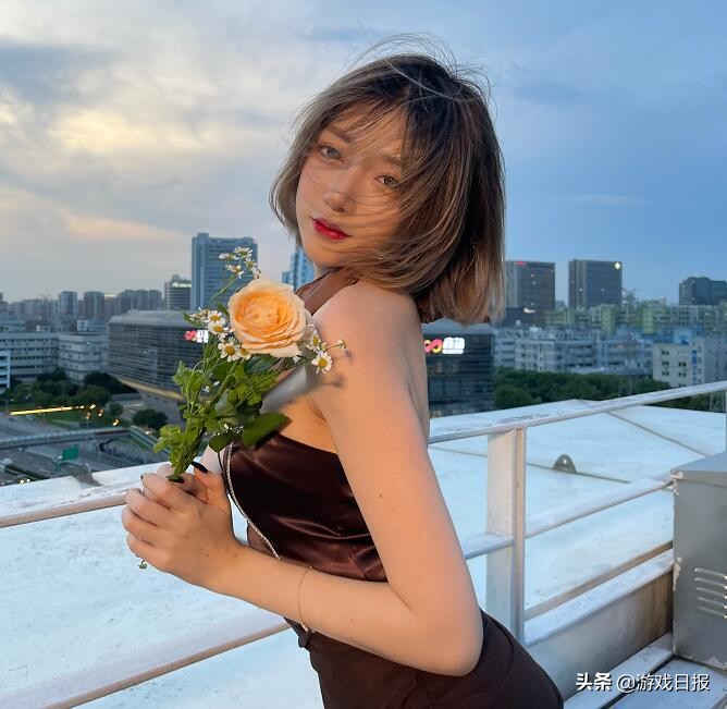 连续降价2次后，咬米舍弃陪玩业务？520块一小时已成辉煌历史