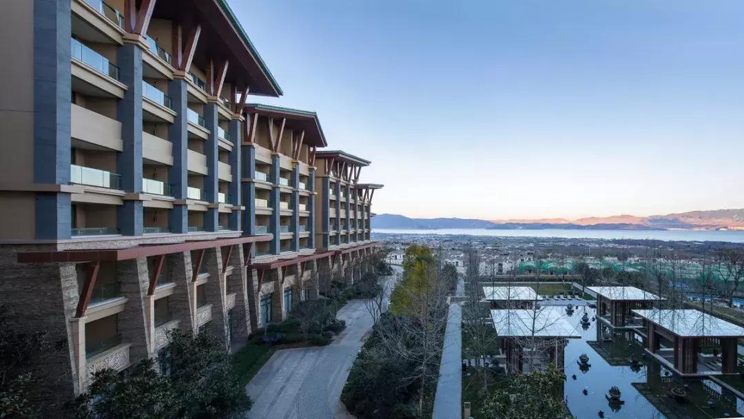 大理洱海苍山希尔顿,背靠苍山面朝洱海