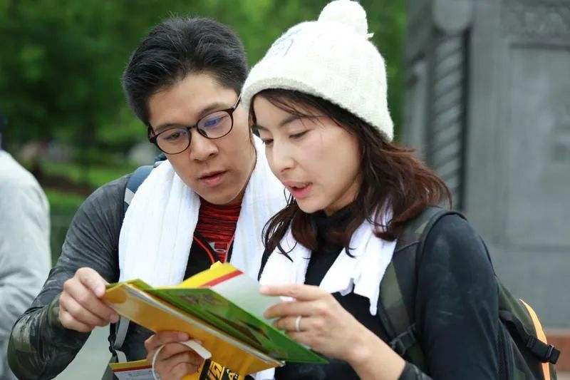 何雯娜晒孕期照,何雯娜孕妇运动