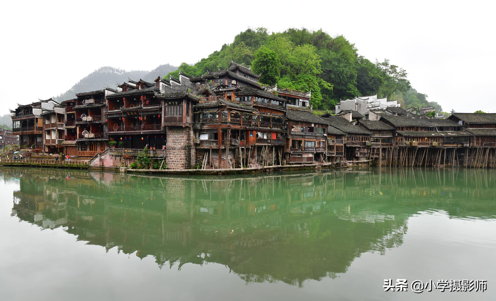 尼康18-35d广角镜头成像怎么样,尼康金广角目前二手价格