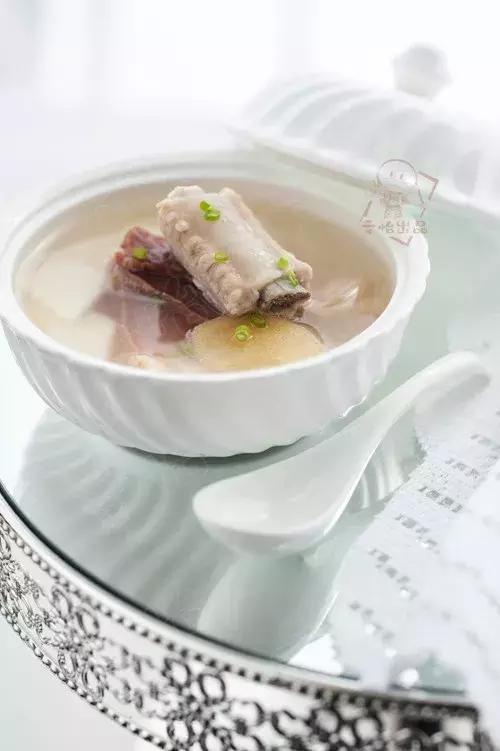 鲜笋排骨酸菜汤,鲜笋排骨腊肉