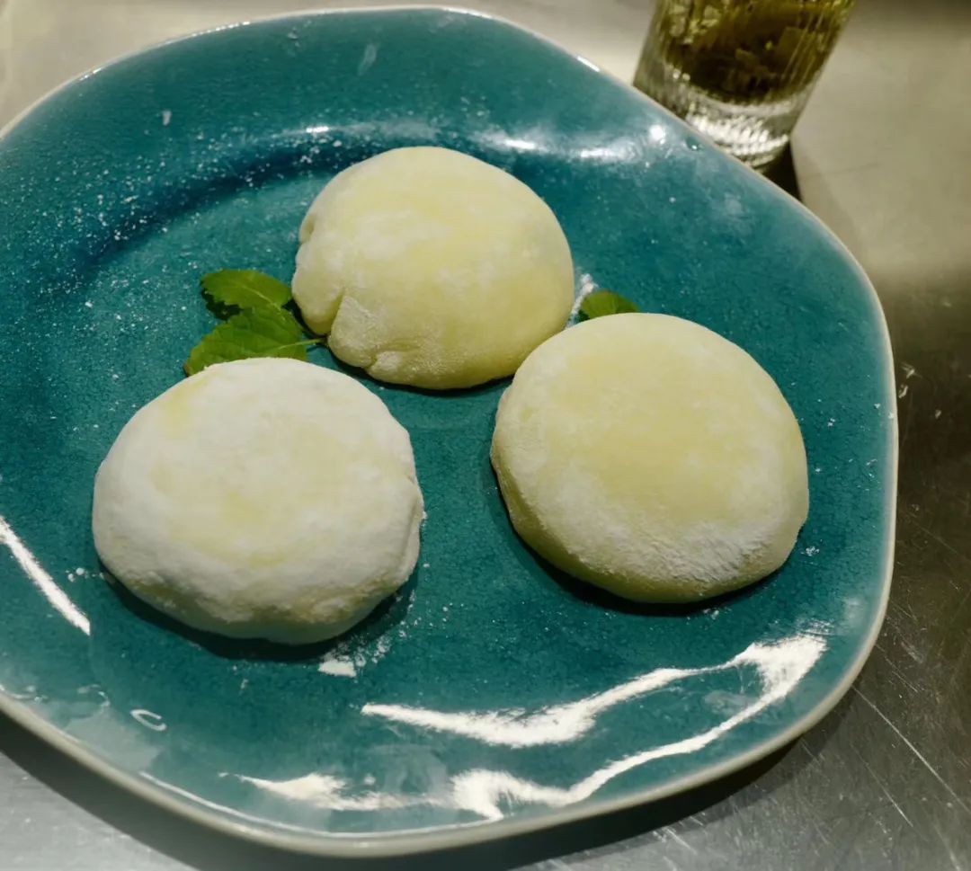 万人定闹钟早起云约早饭，为了去世界各地摆摊卖小吃做准备