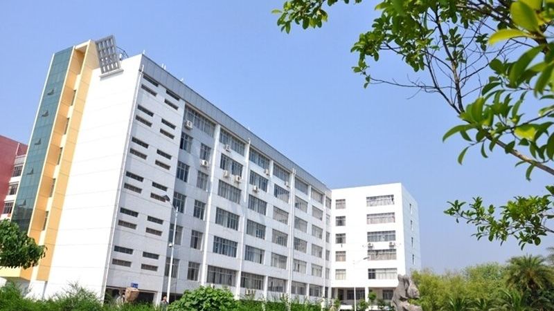 一所特色鲜明、前景良好的区域性优秀师范大学——赣南师范大学