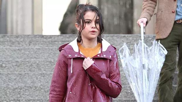 问江南“晴为何物”，你见过这些时尚品牌的雨衣、雨靴吗？