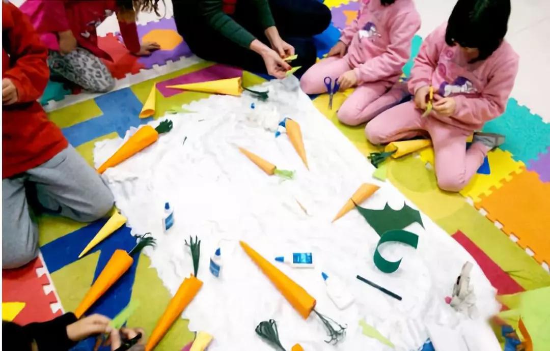 胡萝卜手工作品幼儿园简单教程,手工布艺胡萝卜制作过程图片