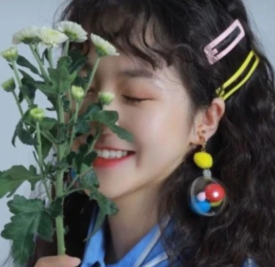 女生嫌弃自己眼睛小,女生嫌自己眼睛小