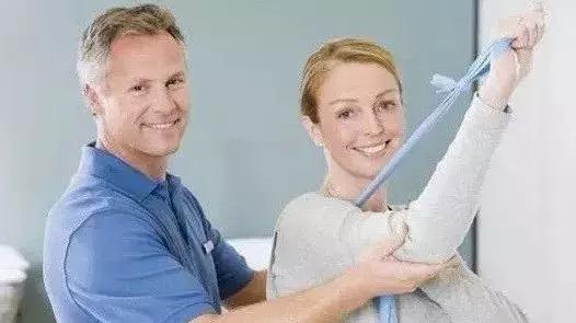 冬泳与健身都是最好的锻炼方式,冬泳并不是简单的强身健体