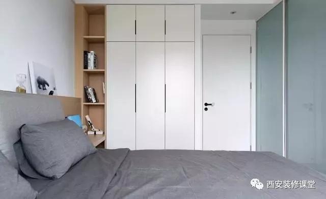 床头柜挡衣柜门？这些办法解决