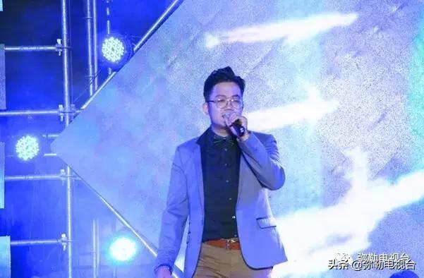 弥勒马拉松直升机撒玫瑰,弥勒马拉松用直升机撒玫瑰花