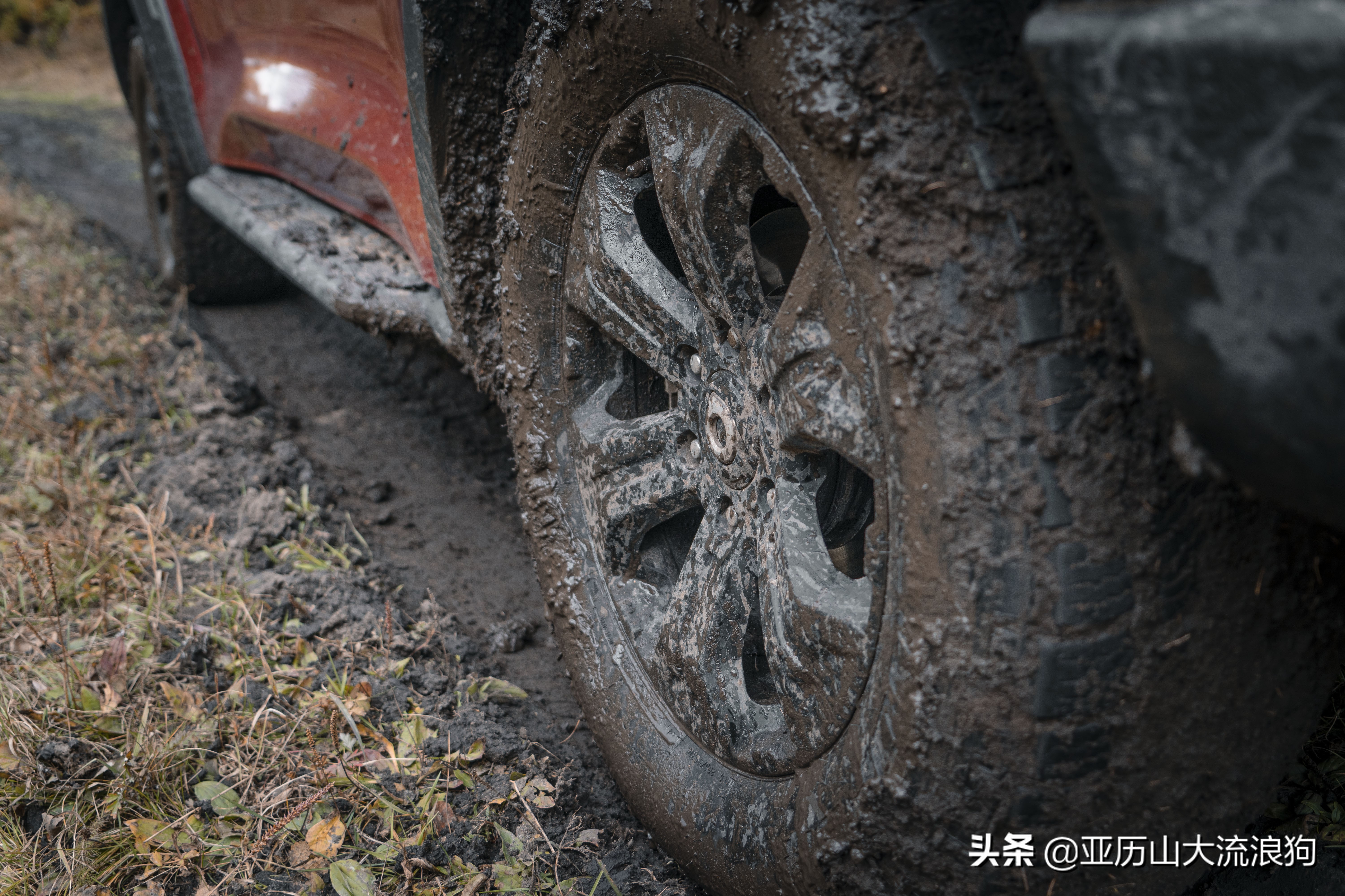 你那秋天来了吗？我这反正颜料泼了一地——内蒙古黄岗梁穿越之旅