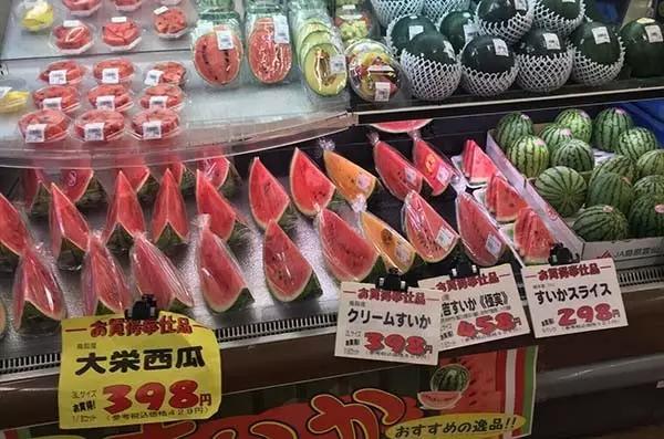 日本人就从来不抱怨苹果太贵，收藏几个异国瓜果能让你变成有钱人