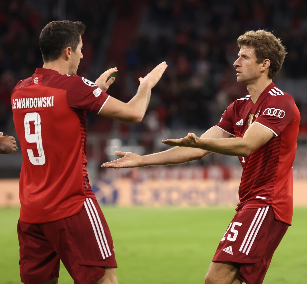 欧冠疯狂一夜出局,欧冠首回合巴萨惨败大巴黎