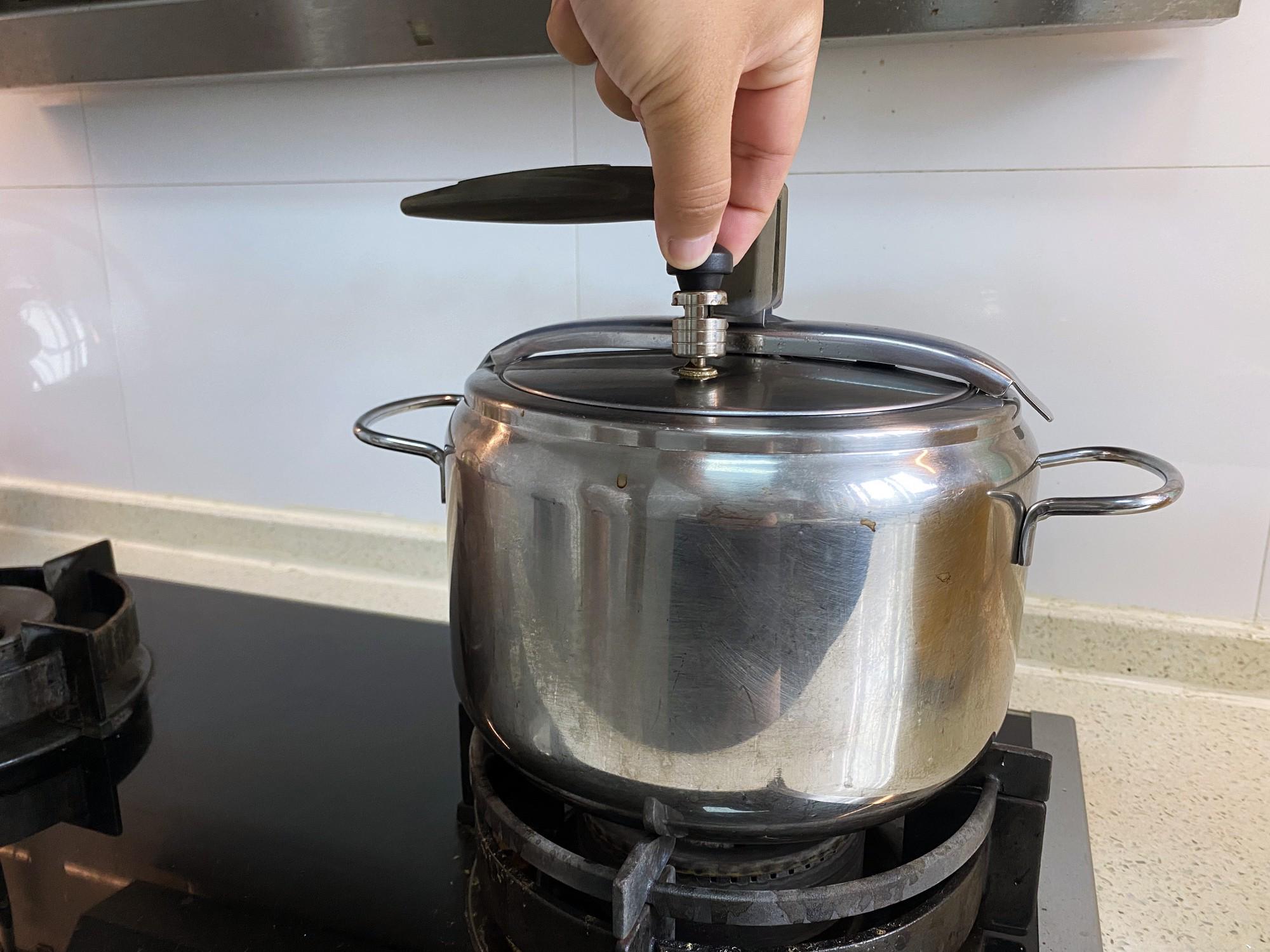 蒸煮两用电压力锅哪个牌子好,家用压力锅和微压锅哪个好