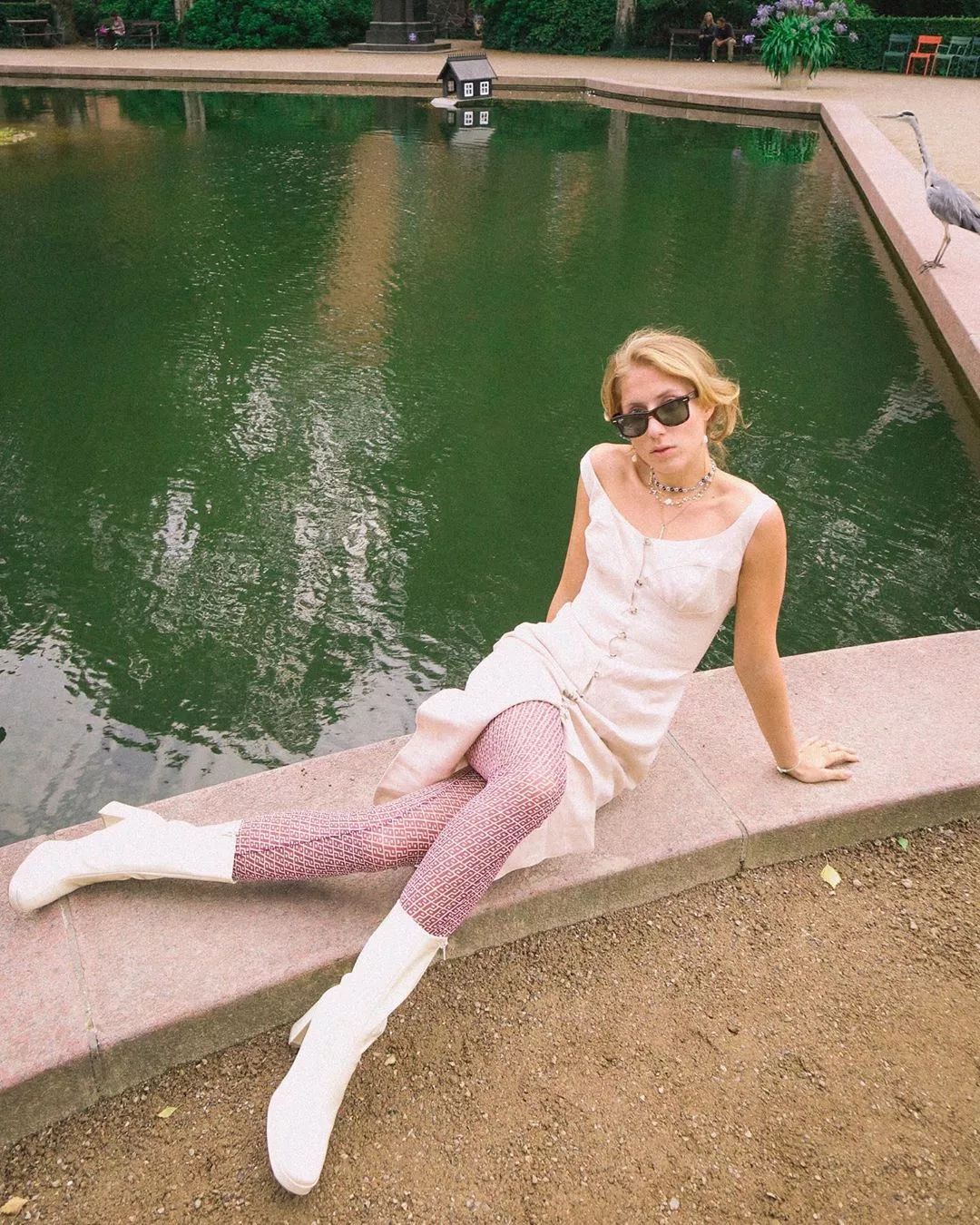 看见今年秋冬必入的第一双靴子，我方了……