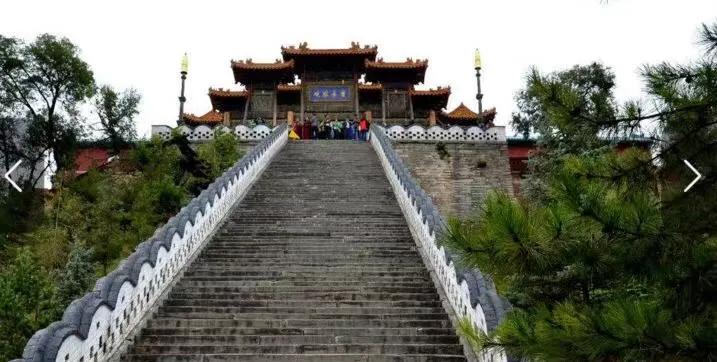 五台山菩萨顶供奉的是什么菩萨,五台山菩萨顶康熙御笔