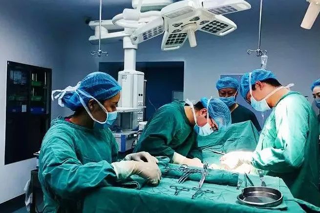 医院招聘新人给三年补贴,公立医院招聘需要谈工资待遇吗