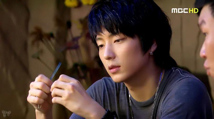 首播飙到9.0，明明可以靠脸吃饭的李准基，一上来就让人后背发凉