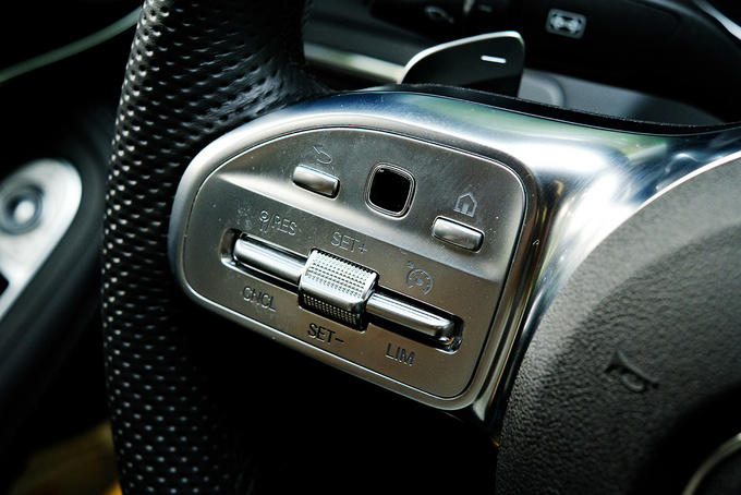 奔驰c级180落地多少钱,豪华奔驰180