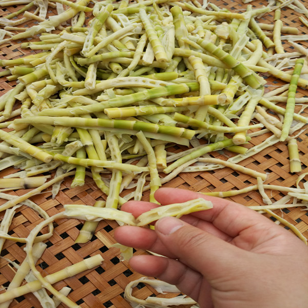 竹笋焯水后晒几成干放冰冻最好,莴笋笋干怎么晾晒