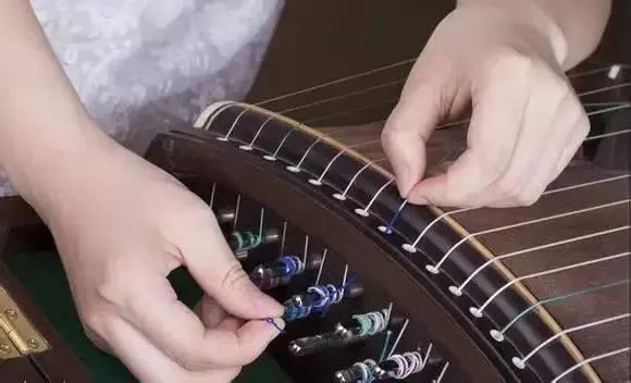古筝弹不出空鸣音什么原因,古筝弹得不好听是什么原因