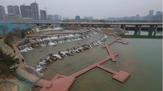 郑州大商城网红打卡,郑州北龙湖网红打卡圣地