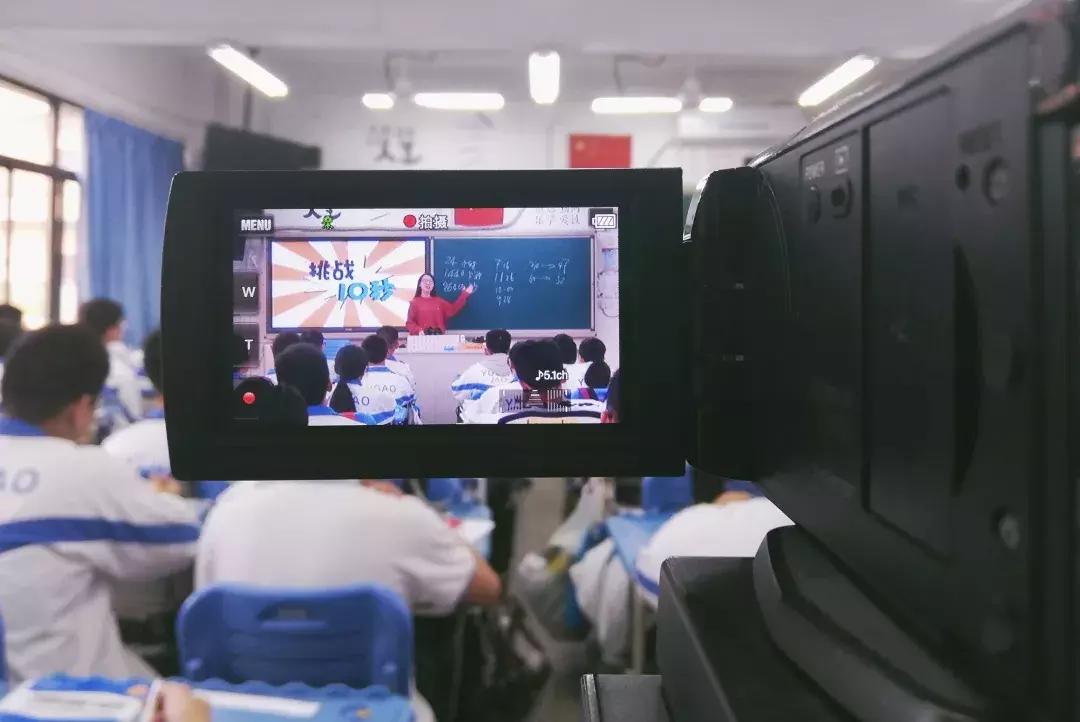 “东芝杯”最大赢家！站上讲台，这个才貌双全的女孩会发光！