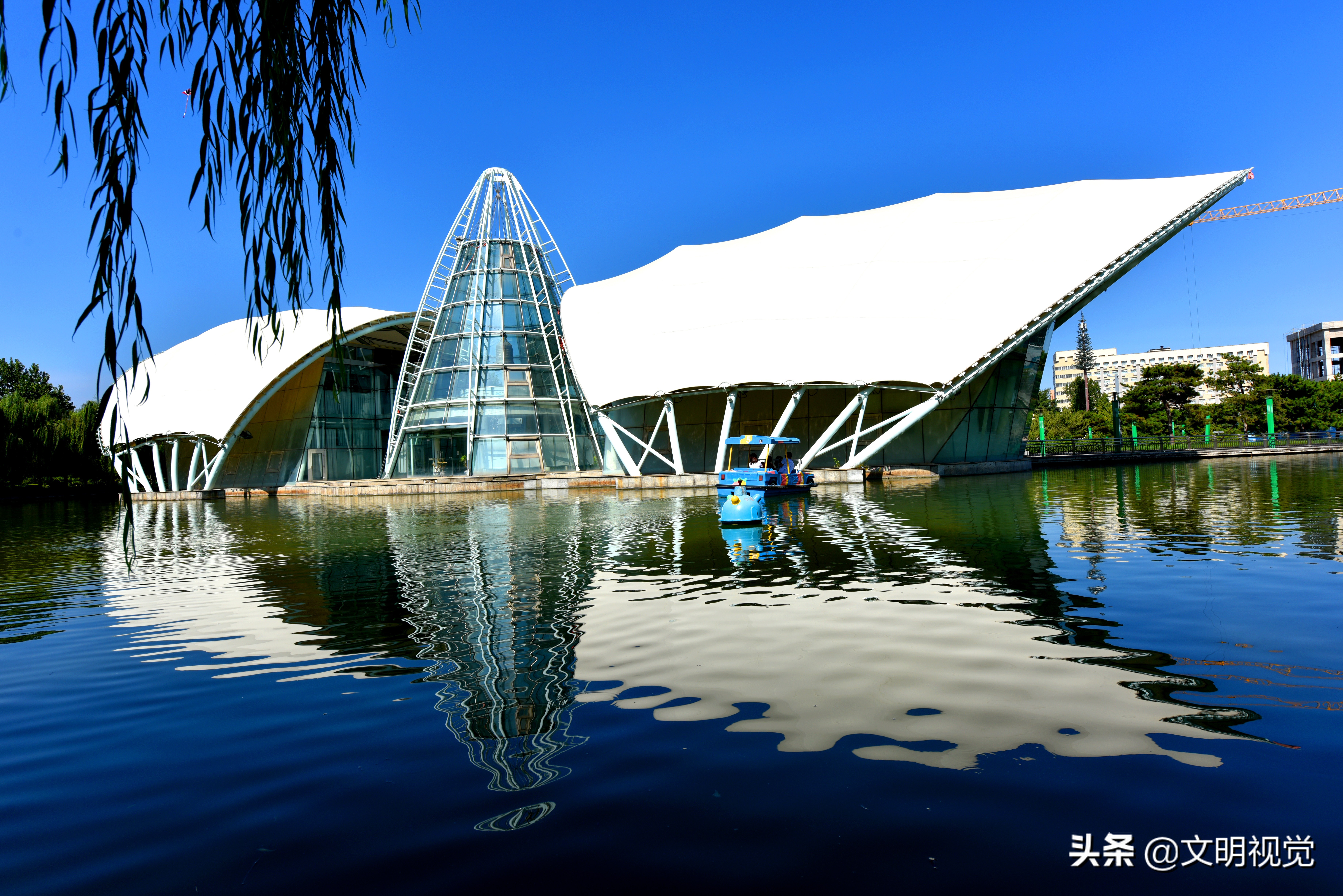 市民国庆节在“国雕”体验非遗文化的魅力